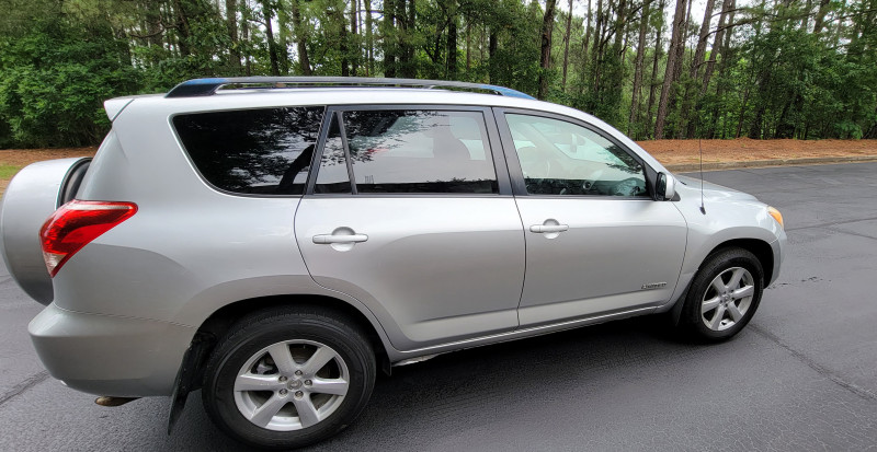 Toyota RAV4 2007 price $8,995