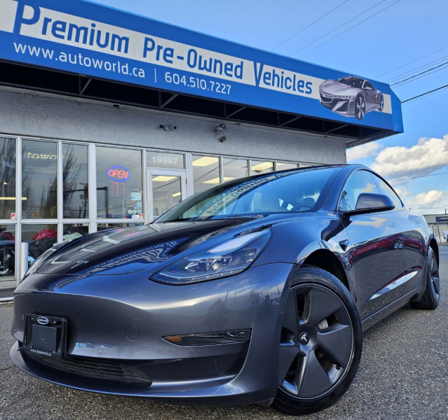 Tesla Model 3 2022 price $40,995