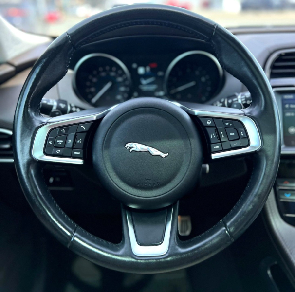 Jaguar F-PACE 2019 price $35,995