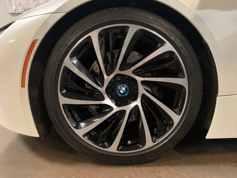 BMW i8 Mega AWD Hybrid 2015 price $69,500