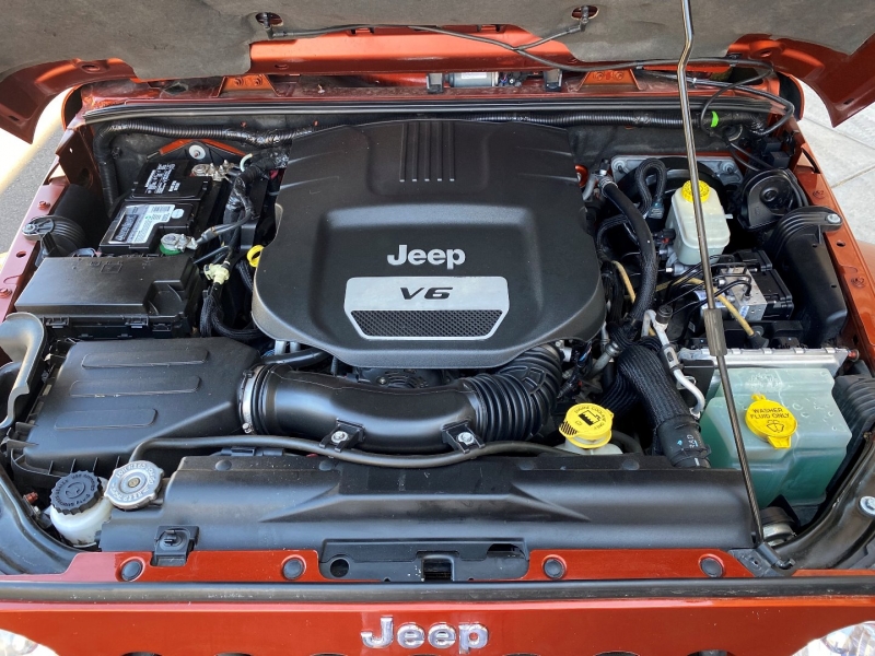 Jeep Wrangler Unlimited 2014 price $24,900
