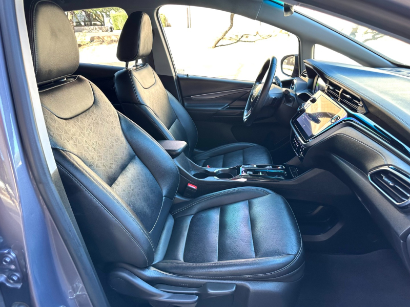 Chevrolet Bolt EV 2022 price $23,333