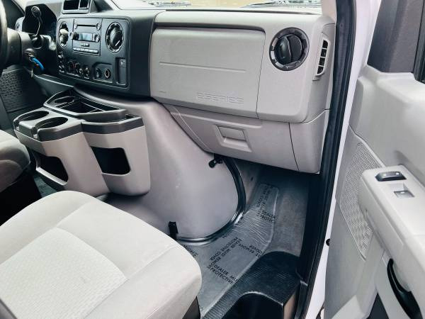 Ford Econoline Wagon 2012 price $16,900