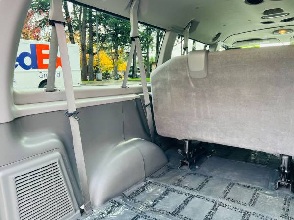 Ford Econoline Wagon 2012 price $16,900