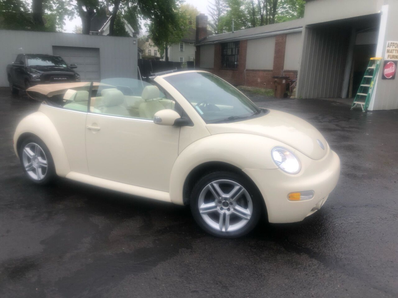Volkswagen New Beetle Convertible 2004 price $8,995