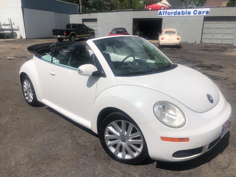 Volkswagen New Beetle Convertible 2010 price $12,995