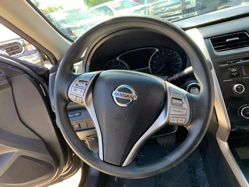 Nissan Altima 2015 price $9,985