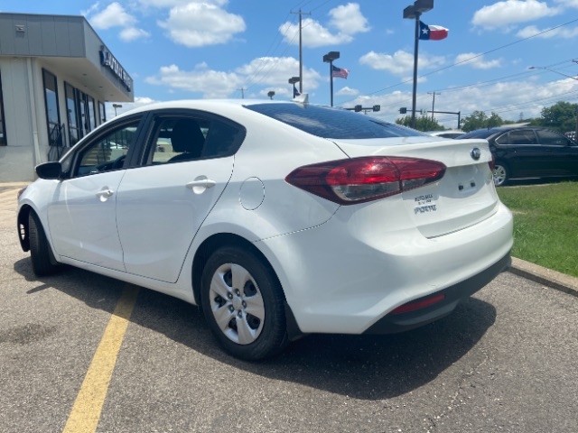 Kia Forte 2018 price Call for Pricing.