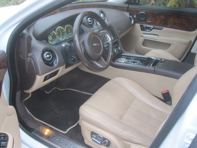 Jaguar XJ 2015 price $18,995