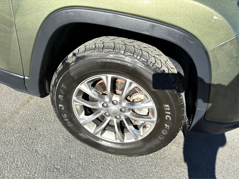 Jeep Cherokee 2019 price $16,990