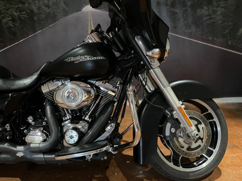 Harley-Davidson Street Glide 2013 price $9,985