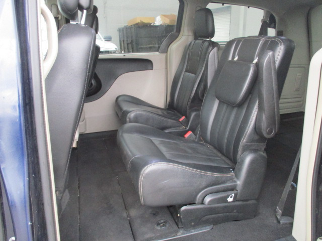 Chrysler Town & Country 2014 price $11,499