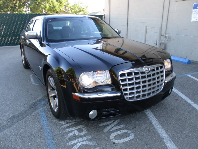 Chrysler 300 2006 price $8,499