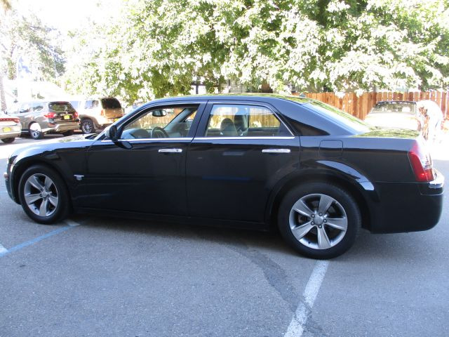 Chrysler 300 2006 price $8,499