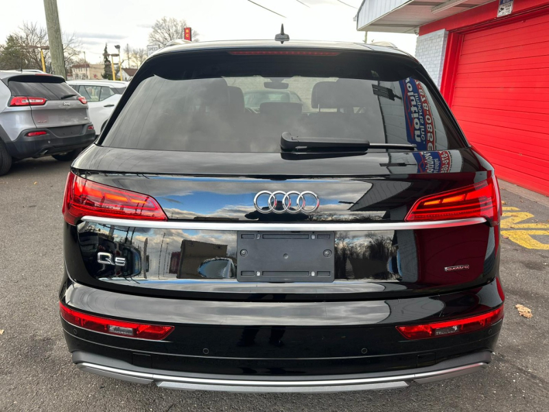 Audi Q5 2021 price Call for price