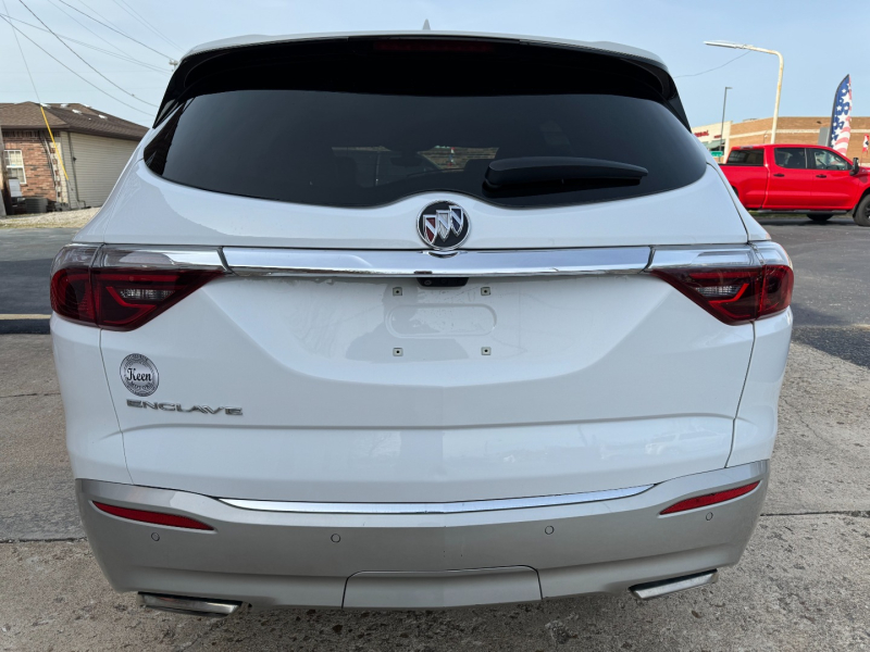 Buick Enclave 2022 price $32,900