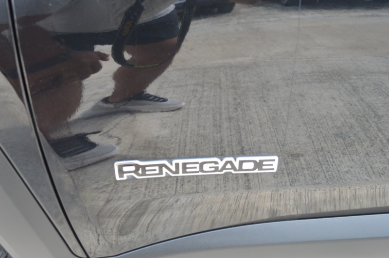 Jeep Renegade 2016 price $15,988