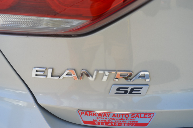 Hyundai Elantra 2017 price $10,988