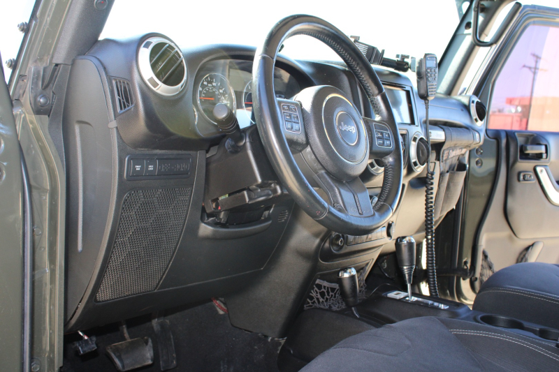 Jeep Wrangler Unlimited 2015 price $25,995