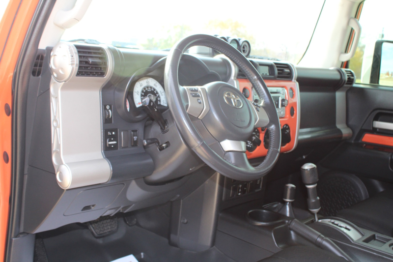 Toyota FJ Cruiser 2013 price $26,995
