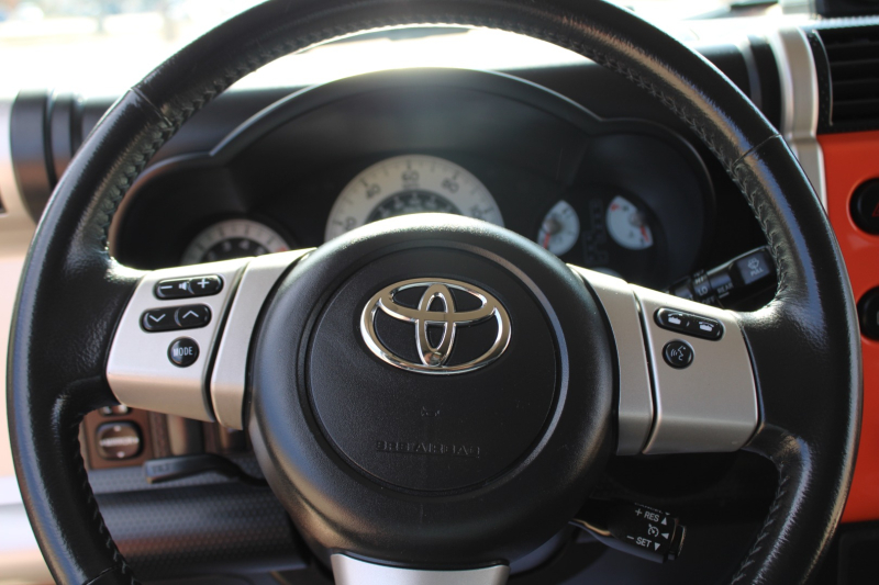 Toyota FJ Cruiser 2013 price $26,995