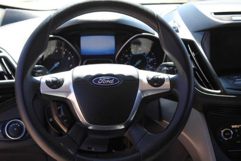 Ford Escape 2015 price $8,995