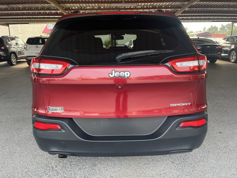 Jeep Cherokee 2015 price $8,900