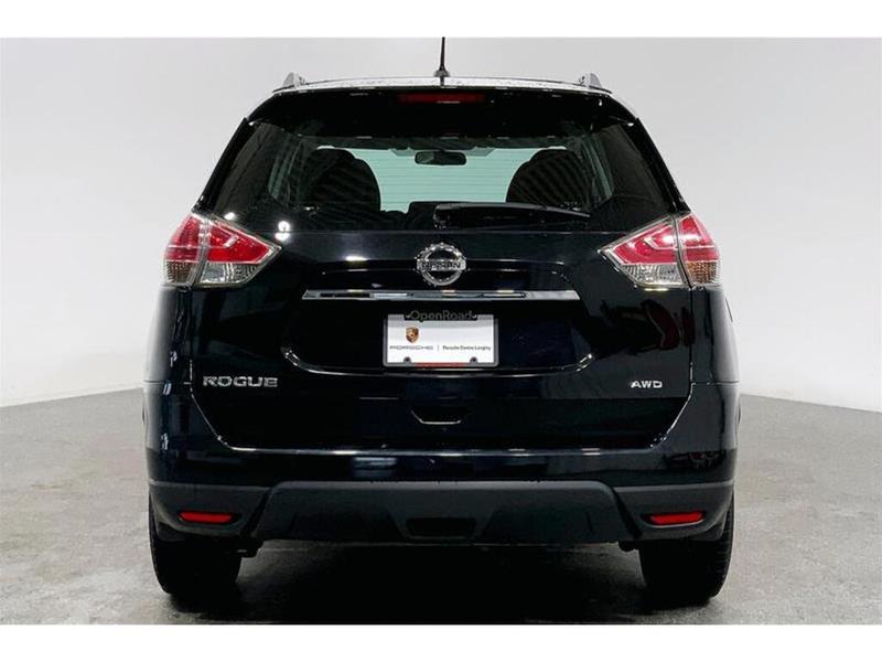 Nissan Rogue 2016 price $10,900