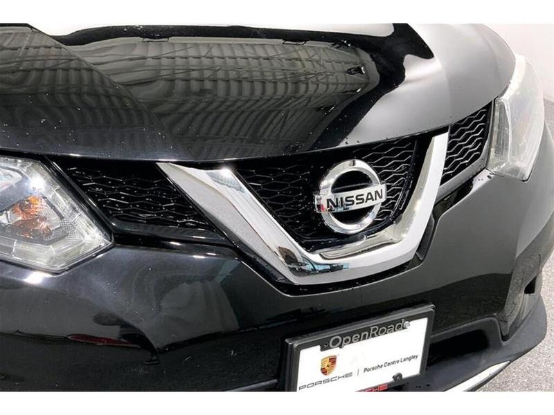 Nissan Rogue 2016 price $10,900