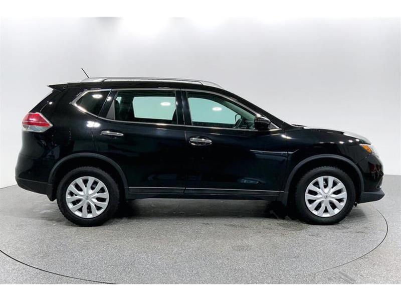 Nissan Rogue 2016 price $10,900