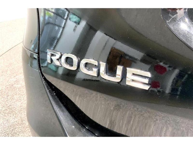 Nissan Rogue 2016 price $10,900