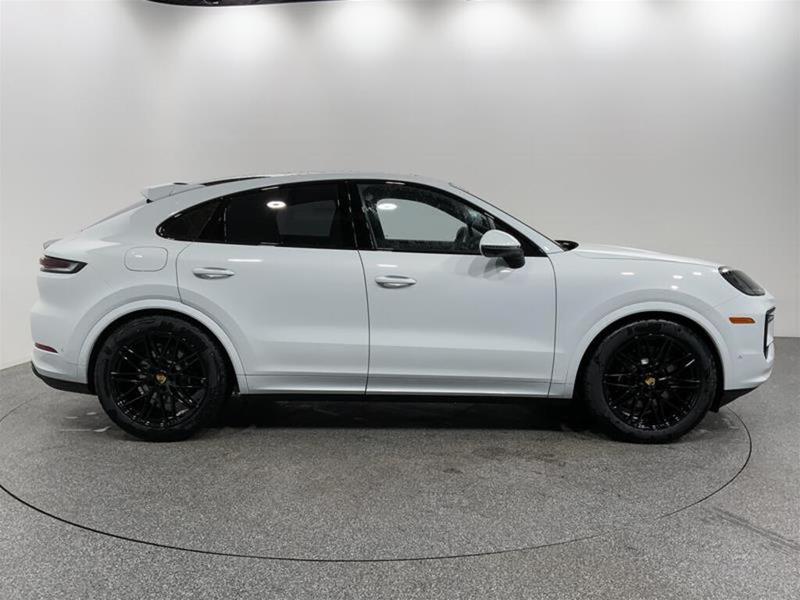 Porsche Cayenne 2024 price $177,689