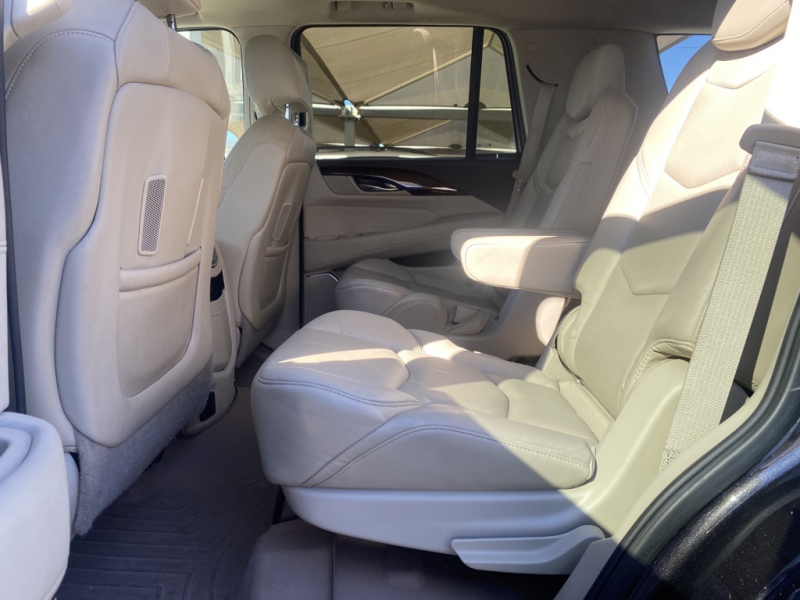Cadillac Escalade 2015 price $25,400