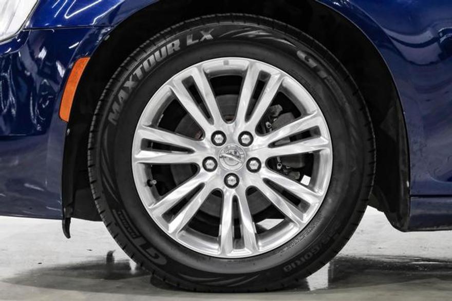 Chrysler 300 2017 price $14,995