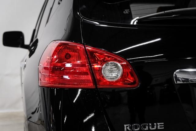 Nissan Rogue Select 2015 price $12,995