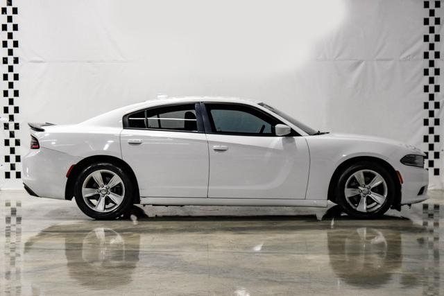 Dodge Charger 2017 price $14,995