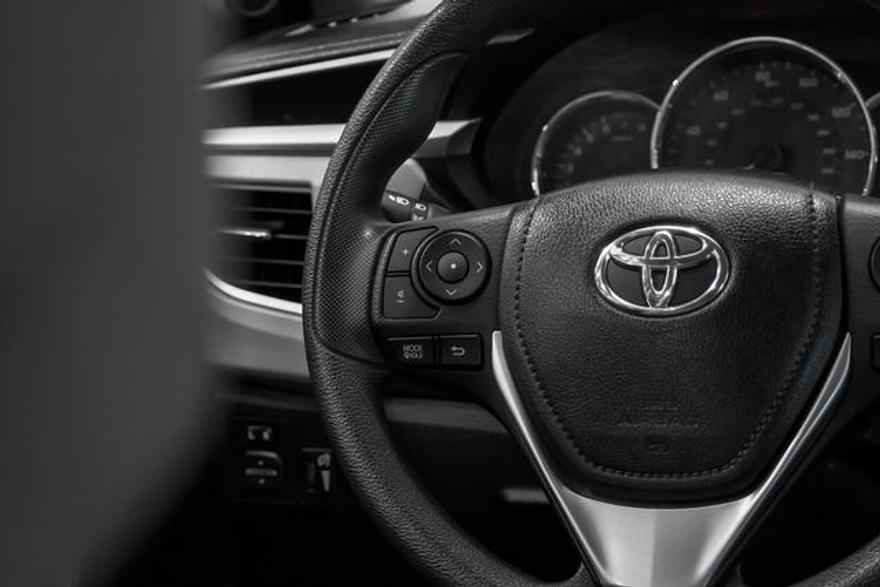 Toyota Corolla 2016 price $16,995