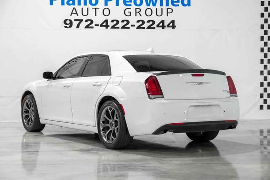 Chrysler 300 2015 price $13,995