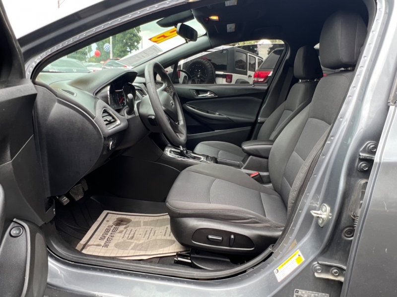 Chevrolet Cruze 2019 price $15,990
