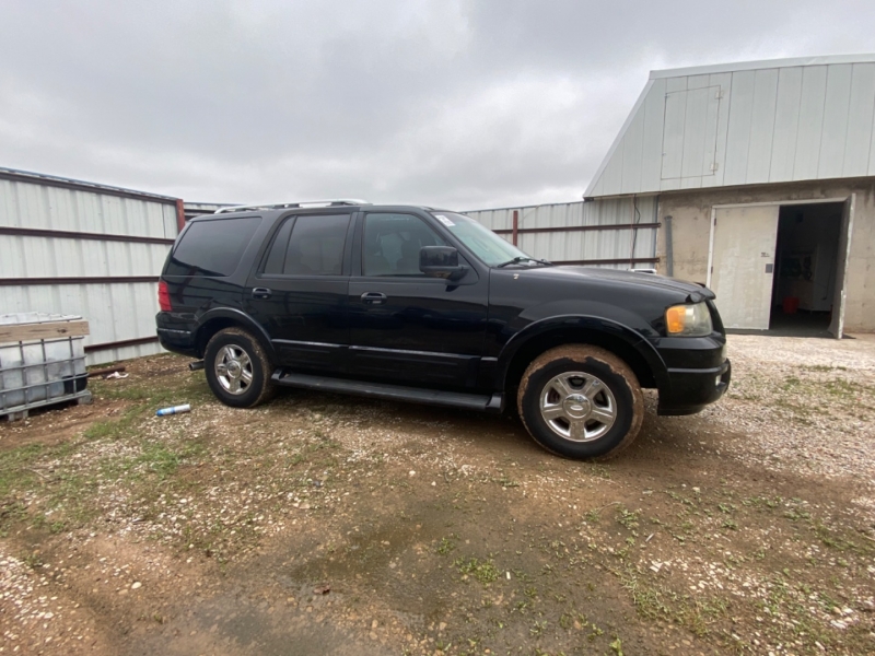 Ford Expedition 2005 price $13,877