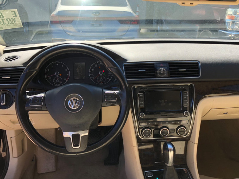 Volkswagen Passat 2014 price $8,777