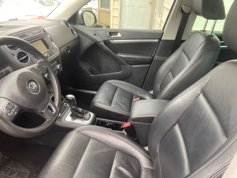 Volkswagen Tiguan 2013 price $9,077