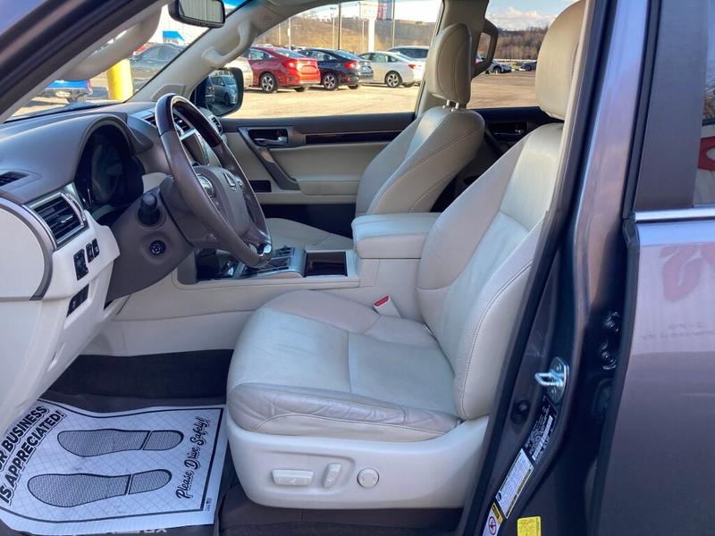 Lexus GX 460 2018 price $38,979