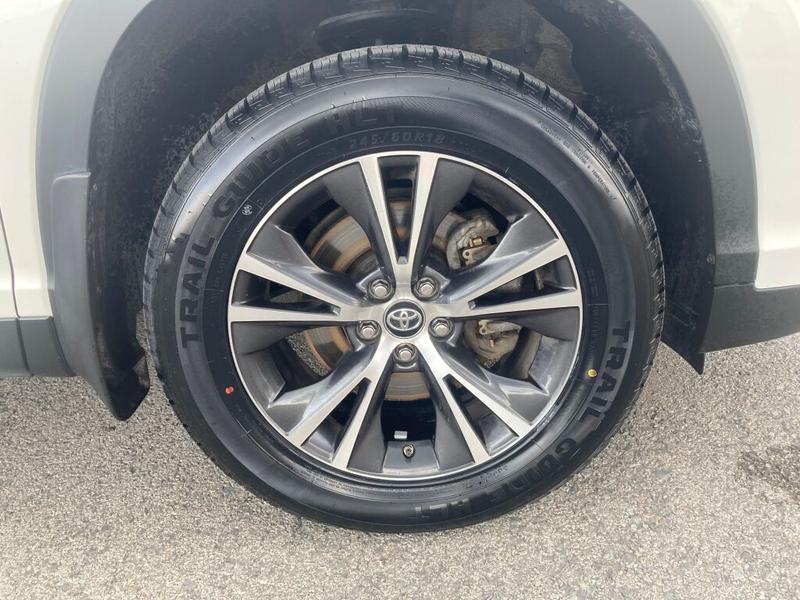 Toyota Highlander 2019 price $27,979