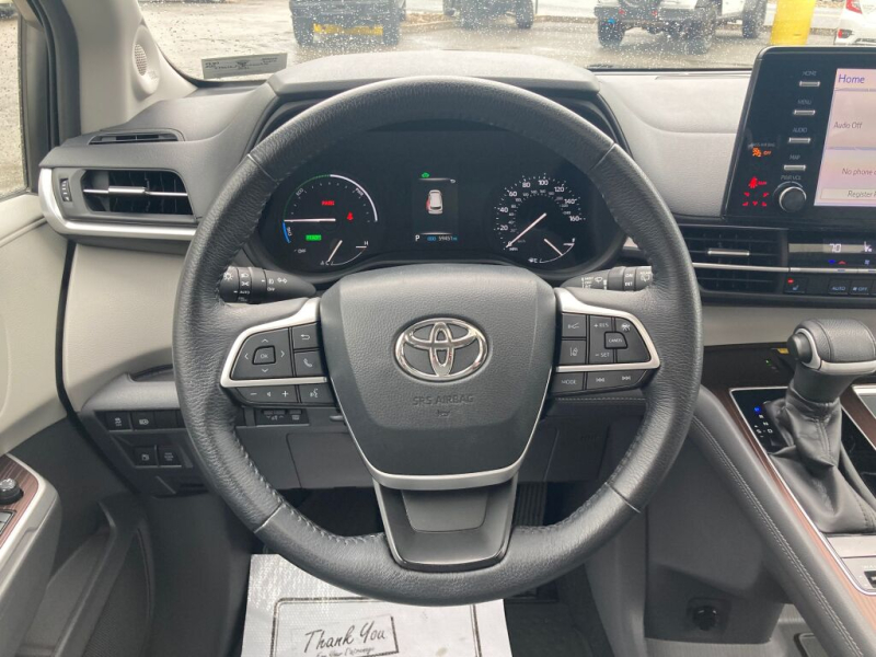 Toyota Sienna 2021 price $41,779
