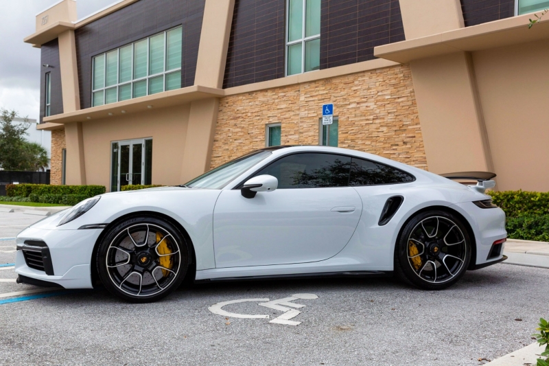 Porsche 911 2021 price $259,990