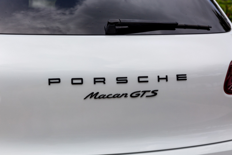 Porsche Macan 2017 price $46,490