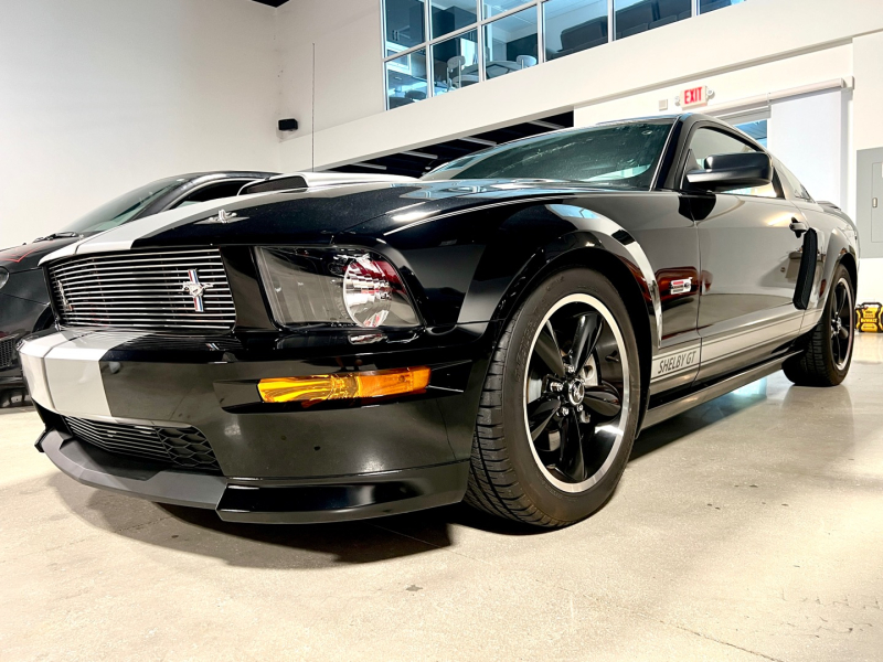 Ford SHELBY Mustang 2K MILES!!! 2007 price $33,900