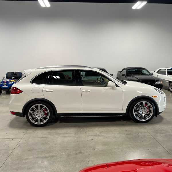 Porsche Cayenne TURBO 2011 price $24,900