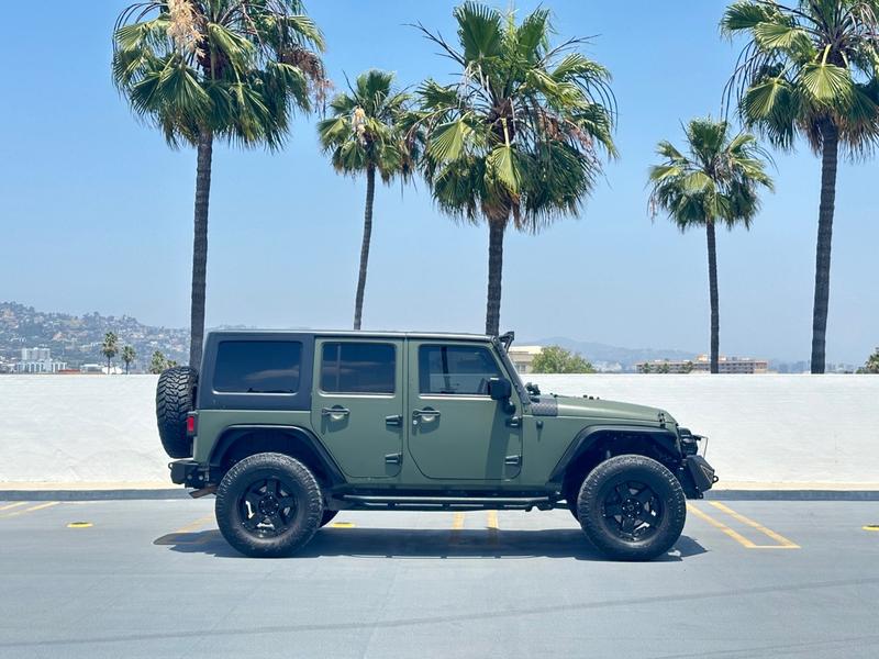 Jeep Wrangler Unlimited 2015 price $16,999